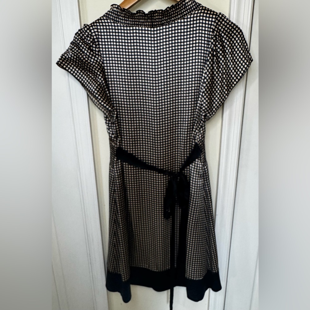 BCBGMaxAzria 100% silk V-Neck Waisted Dress navy/taupe - Picture 6 of 7
